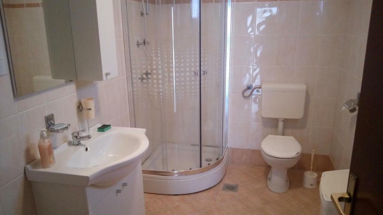 Apartments Tatjana Мартиншчіца Екстер'єр фото